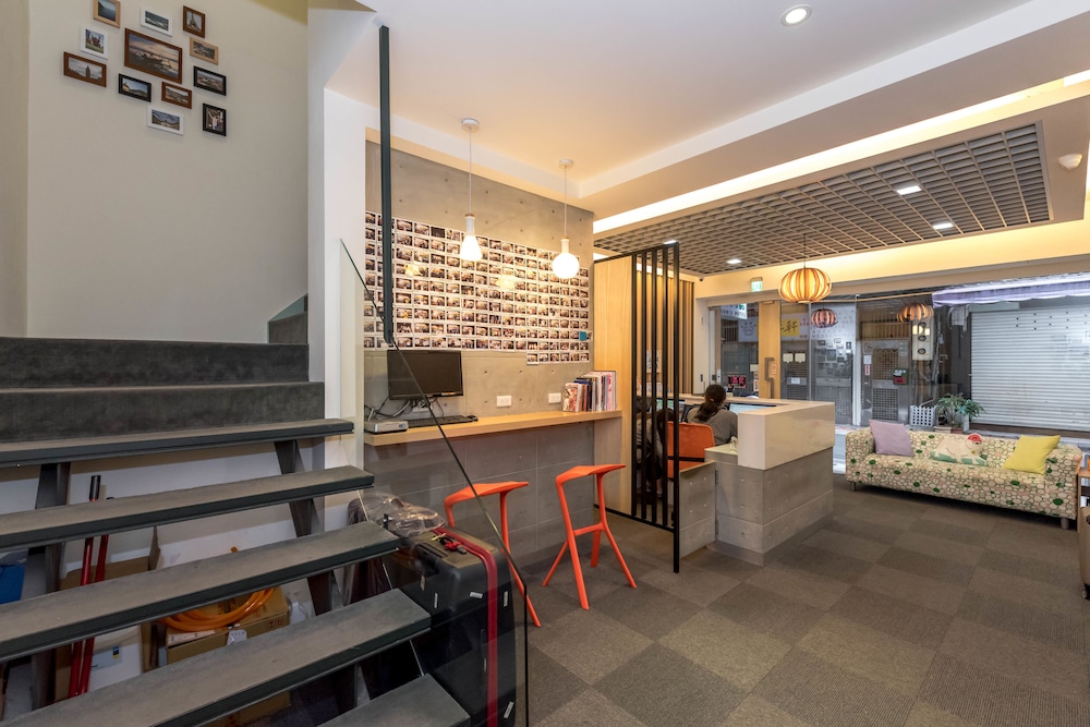Colormix Hotel Hostel 43/47