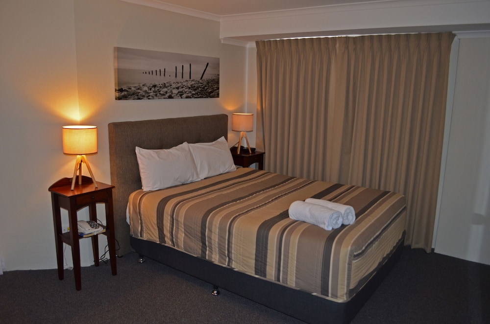 Arkana Motor Inn & Terrace Apartments 13/33