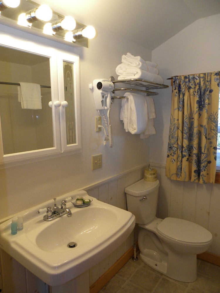 Colonial Gables Oceanfront Village 26/72