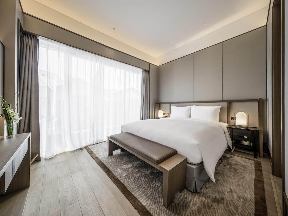 VILLA, KING BED, GARDEN VIEW