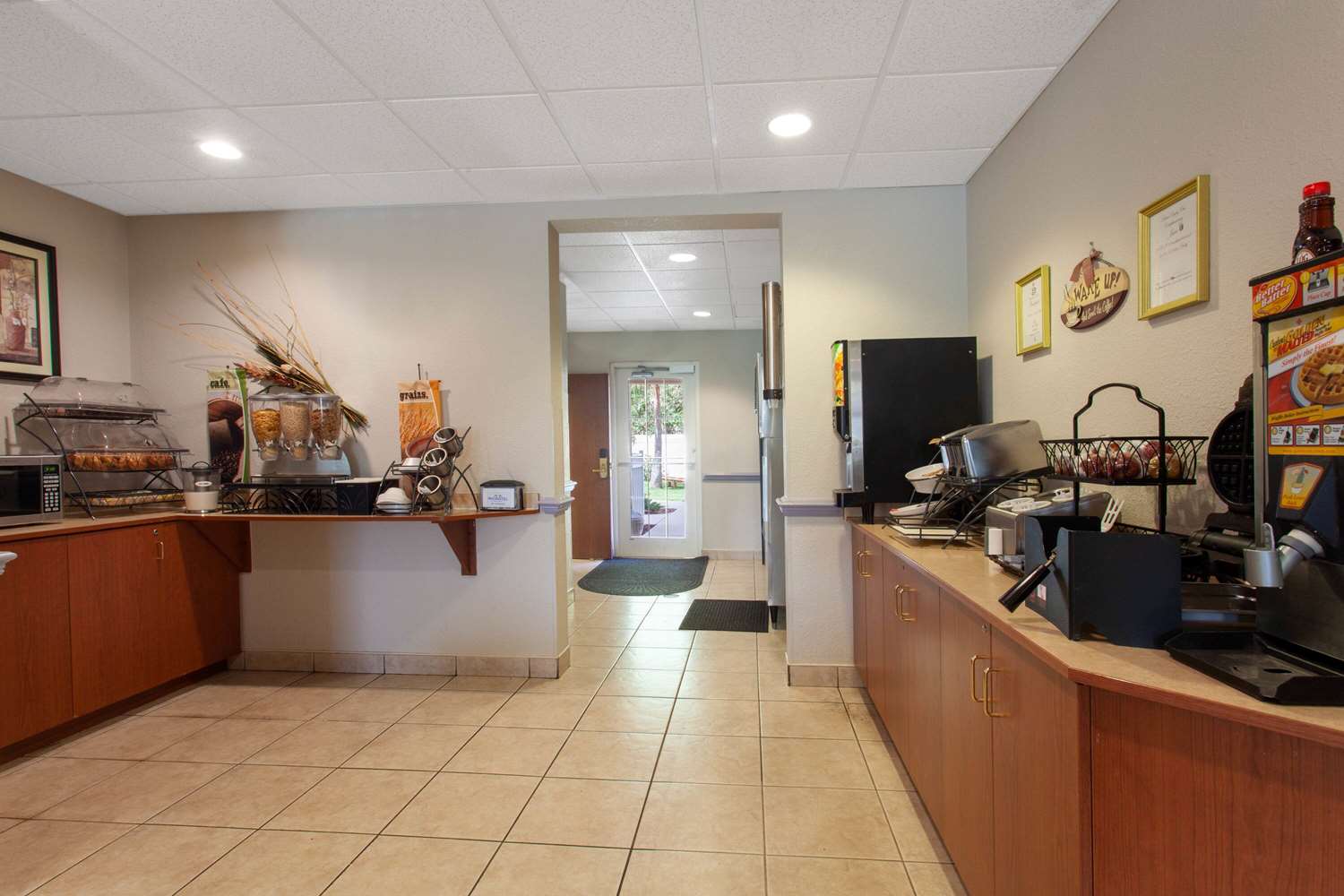 Microtel Inn & Suites By Wyndham Lady Lake/The Villages 6/19