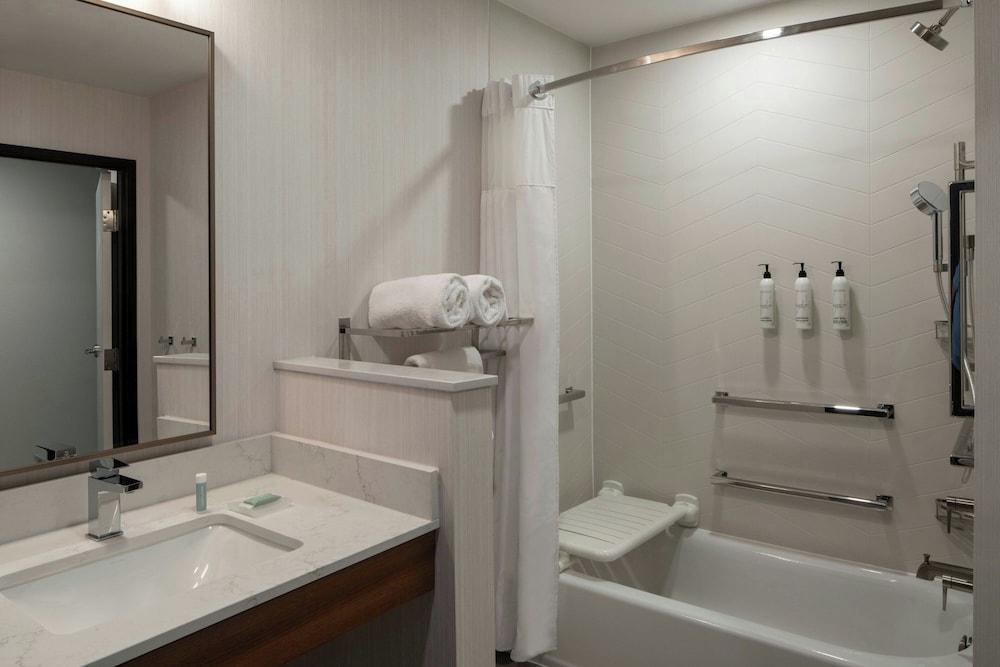 غرفة بسريرين كوين بإطلالة على المدينة، Fairfield by Marriott Inn & Suites Surprise Prasada 3/3