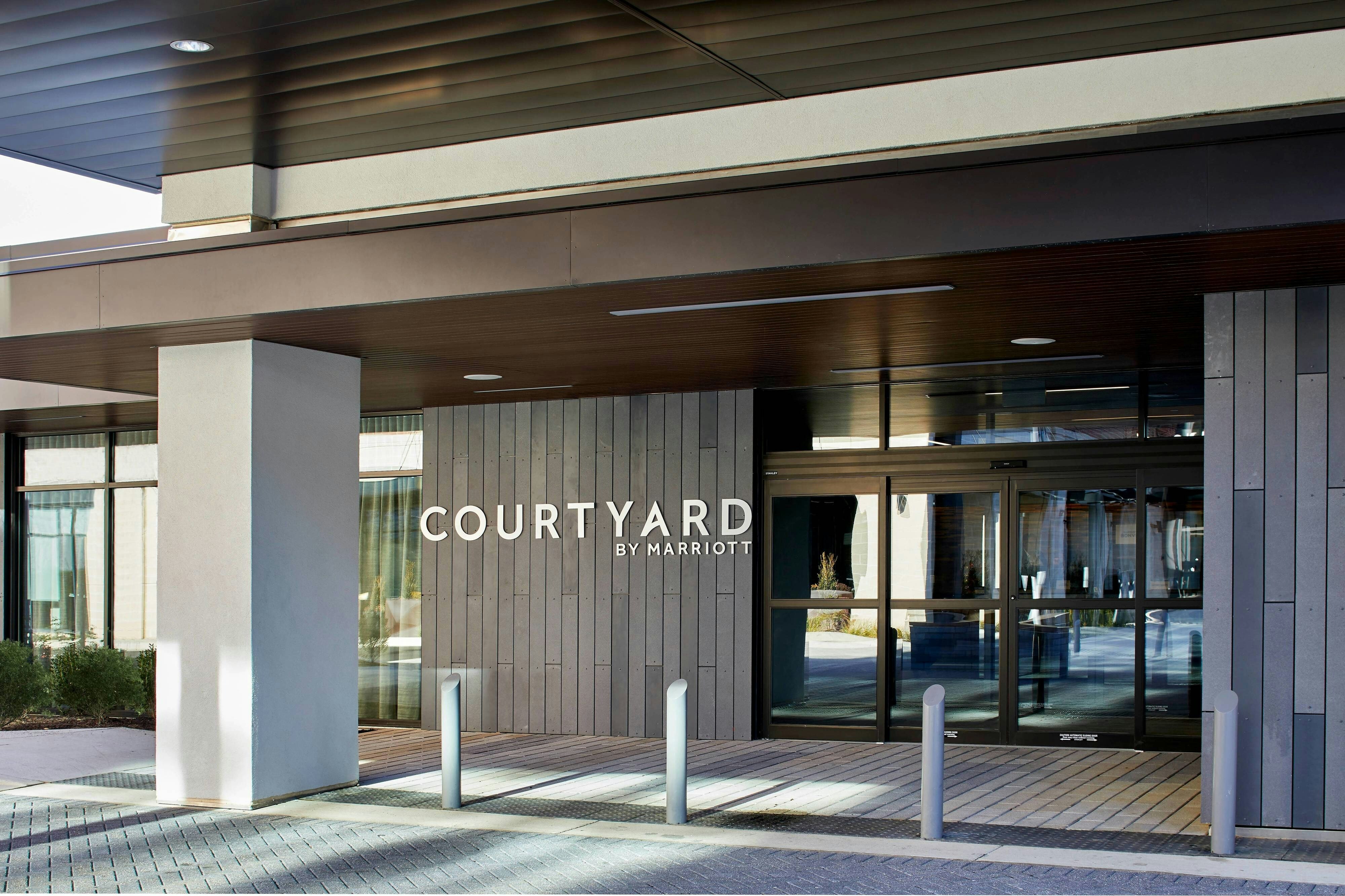 Courtyard by Marriott Baltimore Downtown/McHenry Row
