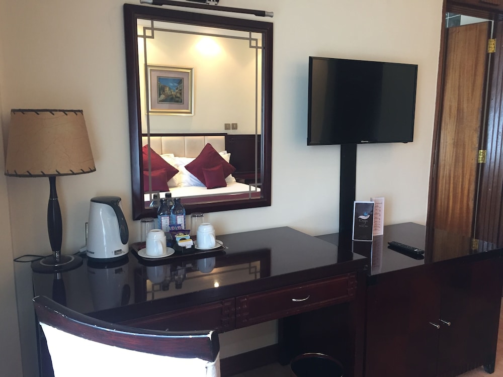 Boma Inn Nairobi 43/50