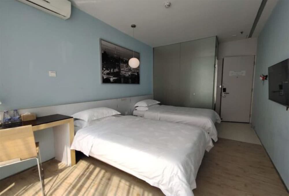 Colour Inn Shenzhen Dongmen Branch 21/66