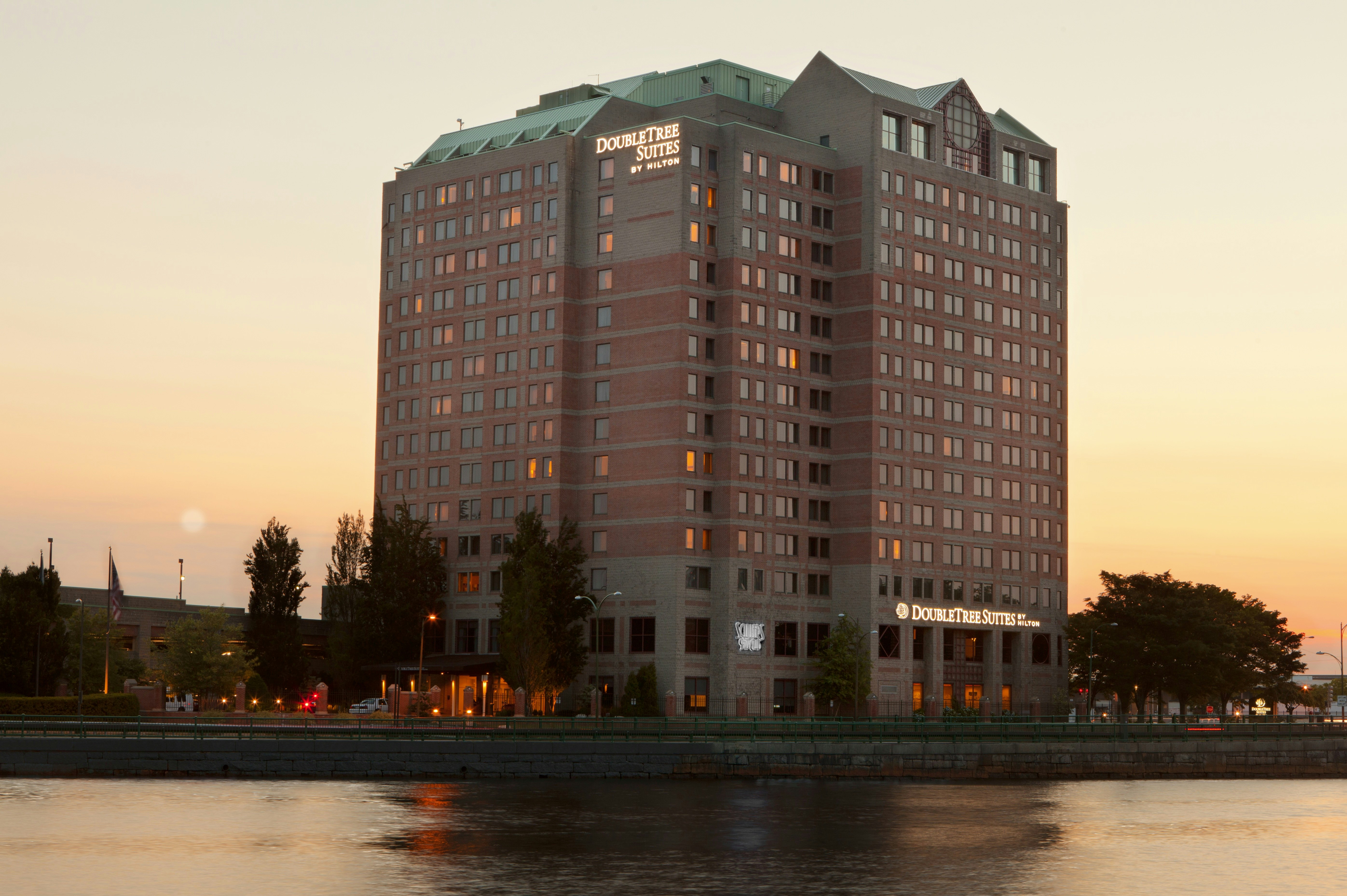 Doubletree Suites By Hilton Hotel Boston-Cambridge 6/76