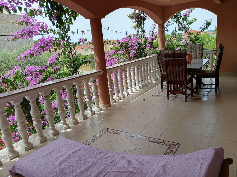 APARTMENTS MORETA 29/50