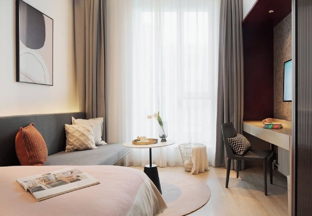 base-Sanlitun Serviced Apartment 15/51