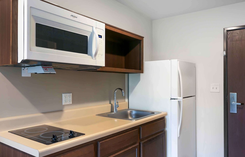 Extended Stay America Suites - Providence 23/25