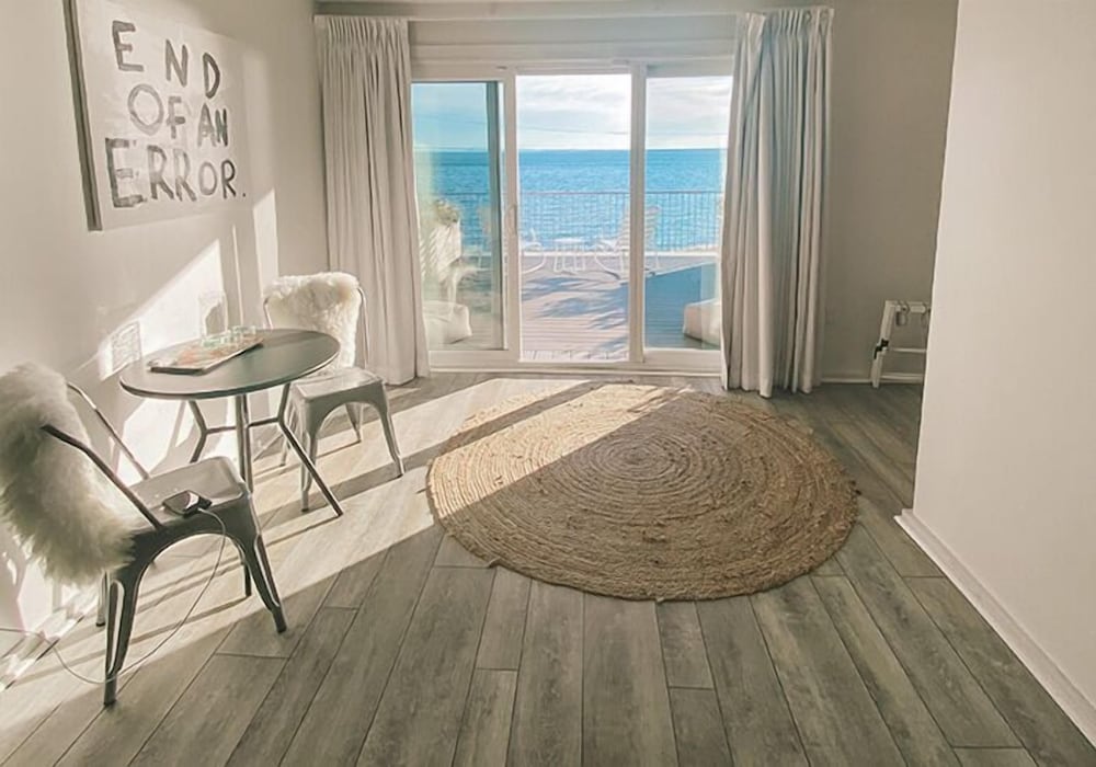 The Surfside Hotel 31/49