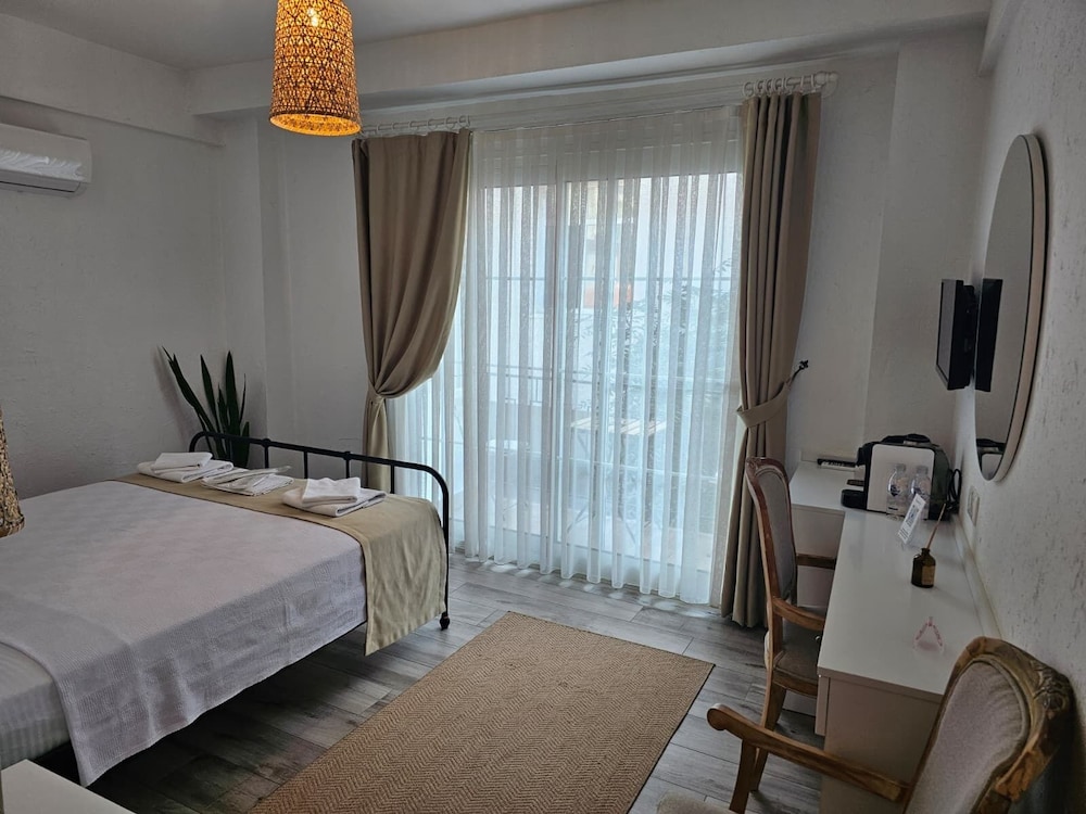 Kugu Urla Otel 13/50