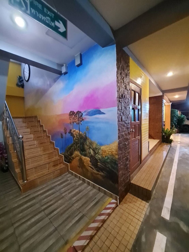 T Y Airport Inn 27/53