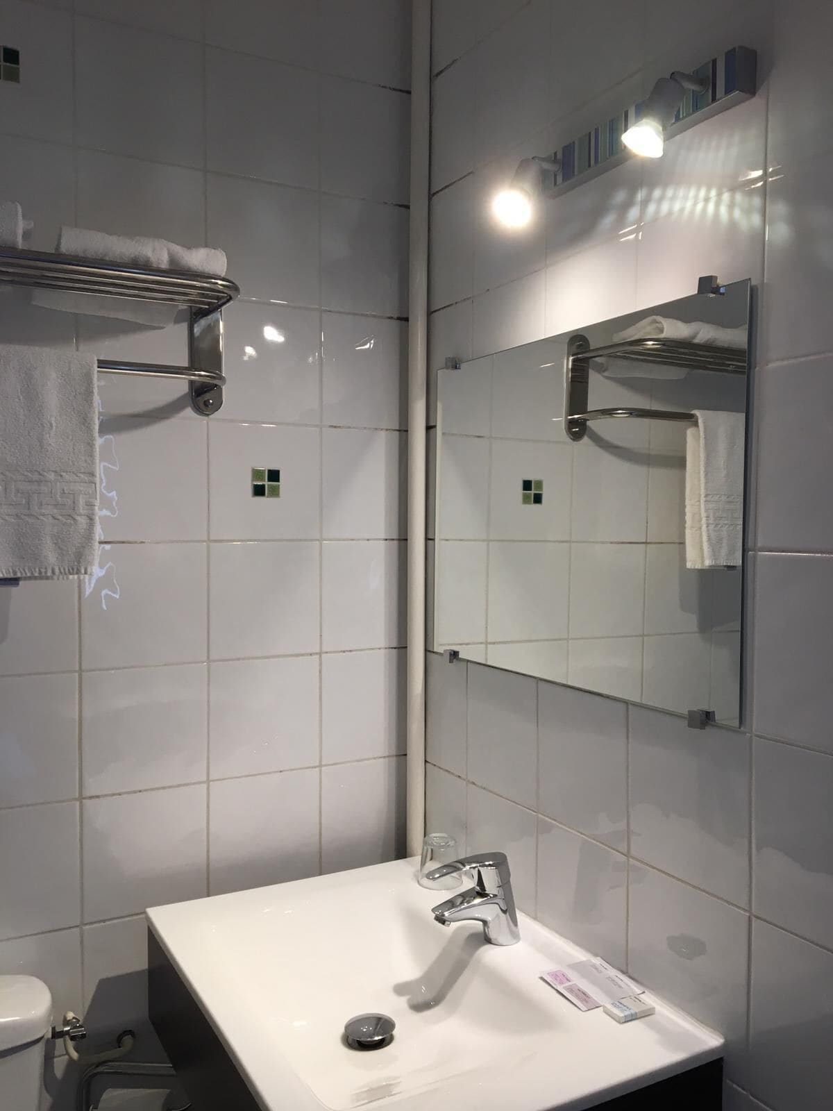 غرفة كومفورت بسرير كوين، Hotel du Val de Saone 7/8