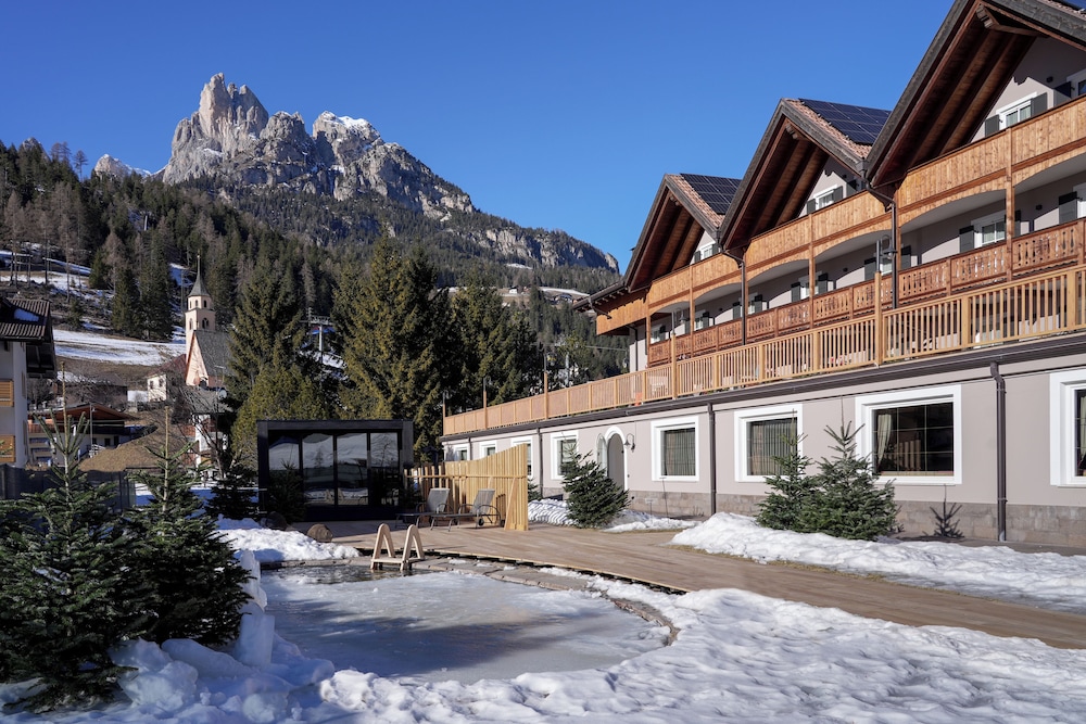 X Alp Hotel 61/64