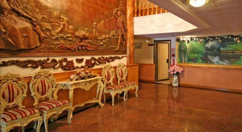 Ali-Shan Kaofeng Hotel 33/36