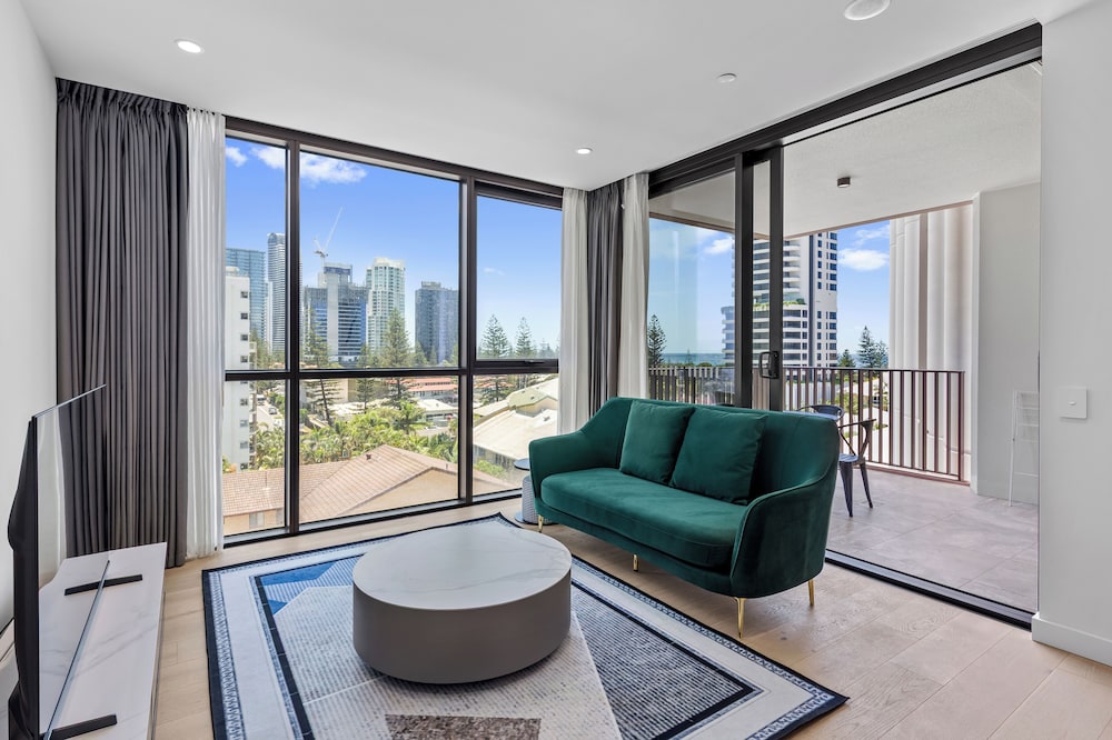 Yves Mermaid Beach Apartments by CLLIX 30/50
