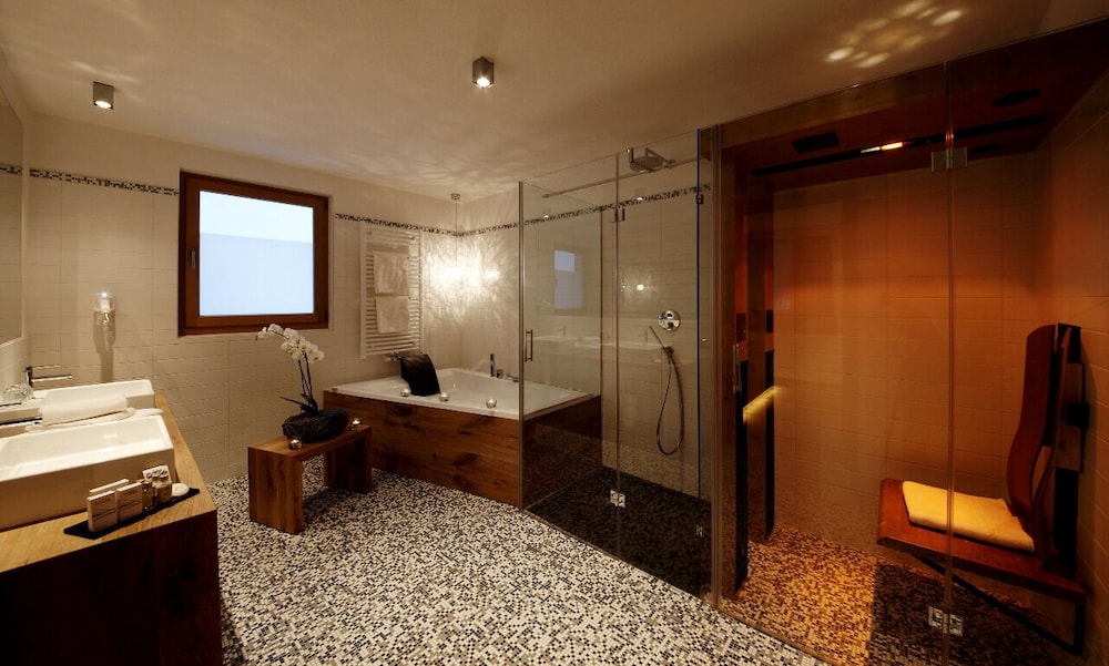 Hotel Cristallo 56/70