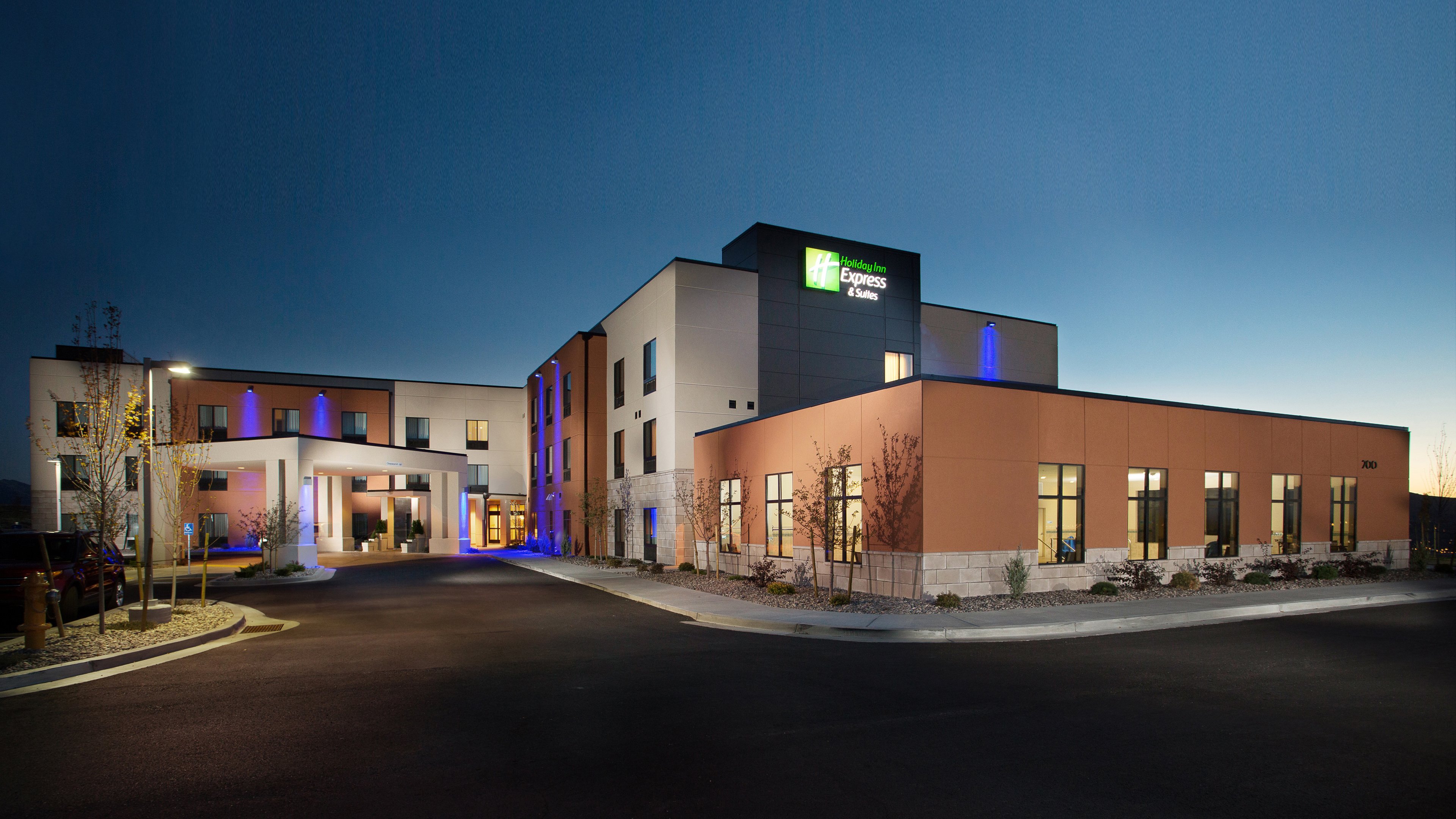 Holiday Inn Express Suites Pocatello 91/97