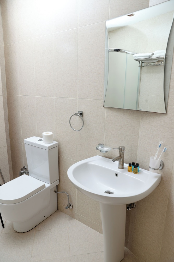 NEMI HOTEL 50/50