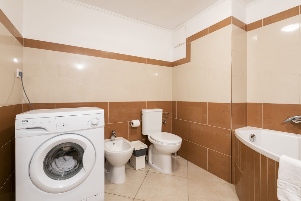 Mezzanine, 2 Bedrooms, Exclusive, Apartment, 5 Beds, Bunk Bed, Sofa، Hybernska Apartments 8/10