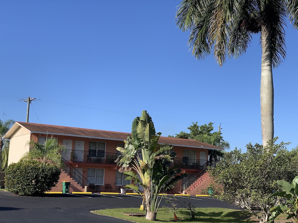 Conty Apos S Motel 9/61
