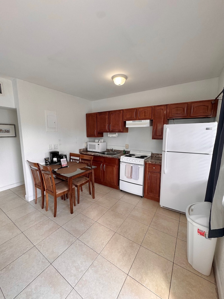 Coral Key Inn 11/71