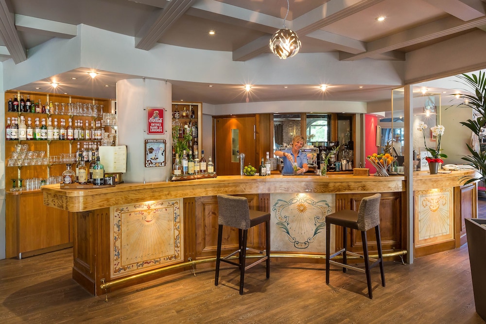 Les Bartavelles Hotel Restaurant 34/50