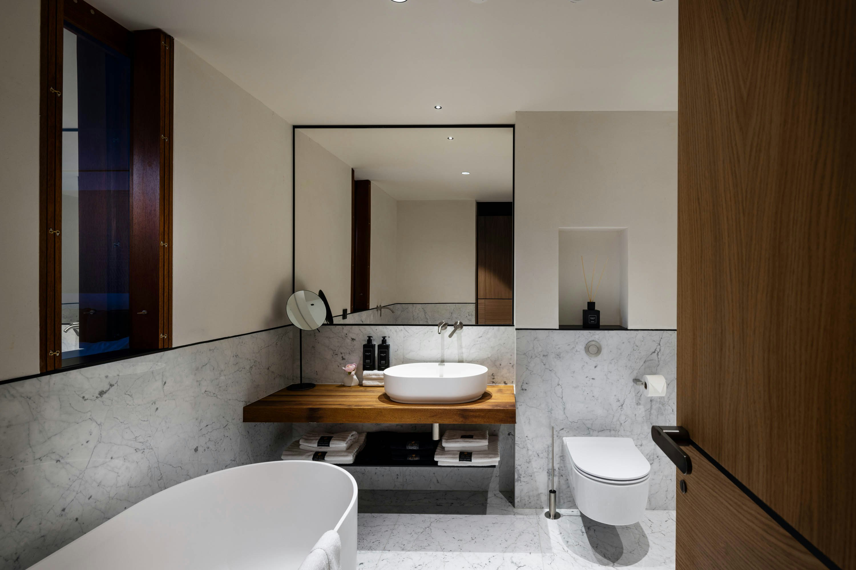 Juno Hotel Sofia, a Member of Design Hotels 24/26
