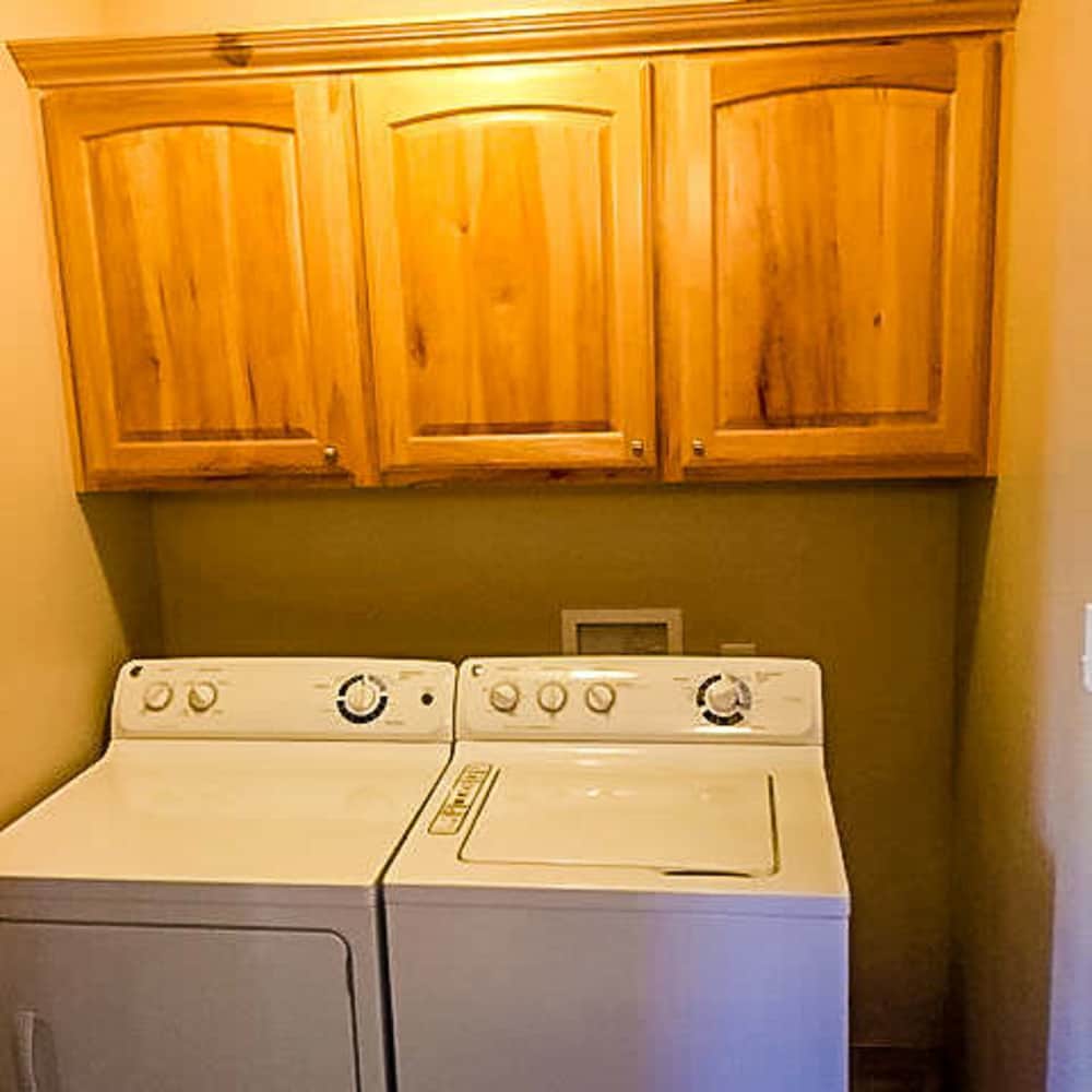 Bryce Country Cabins 30/70