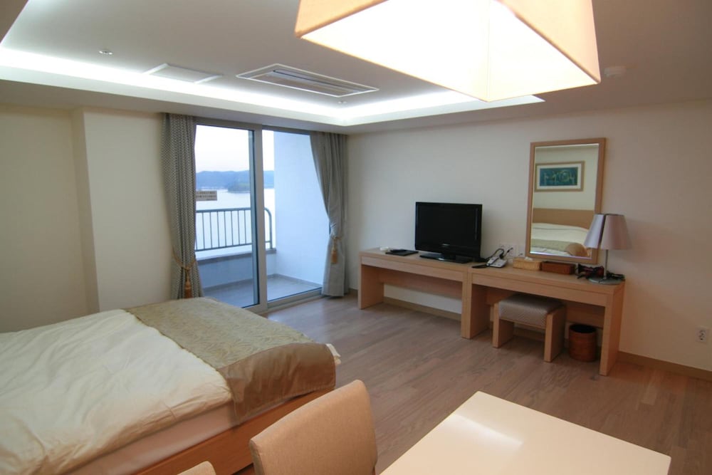 Kumho Tongyeong Marina Resort 29/52