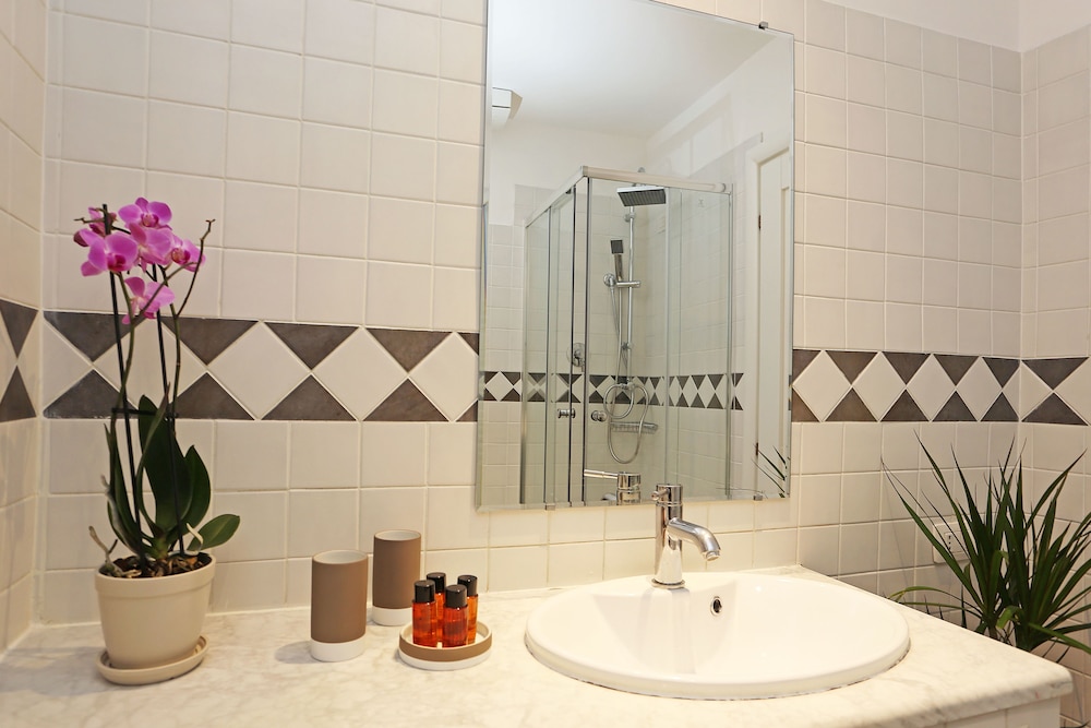 DELUXE, APARTMENT