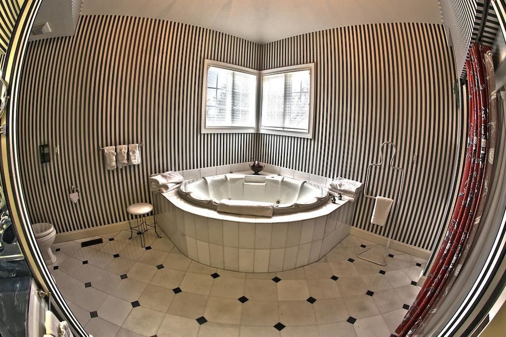 The Bertram Inn & Conf Ctr, Trademark Collection Hotel 46/51