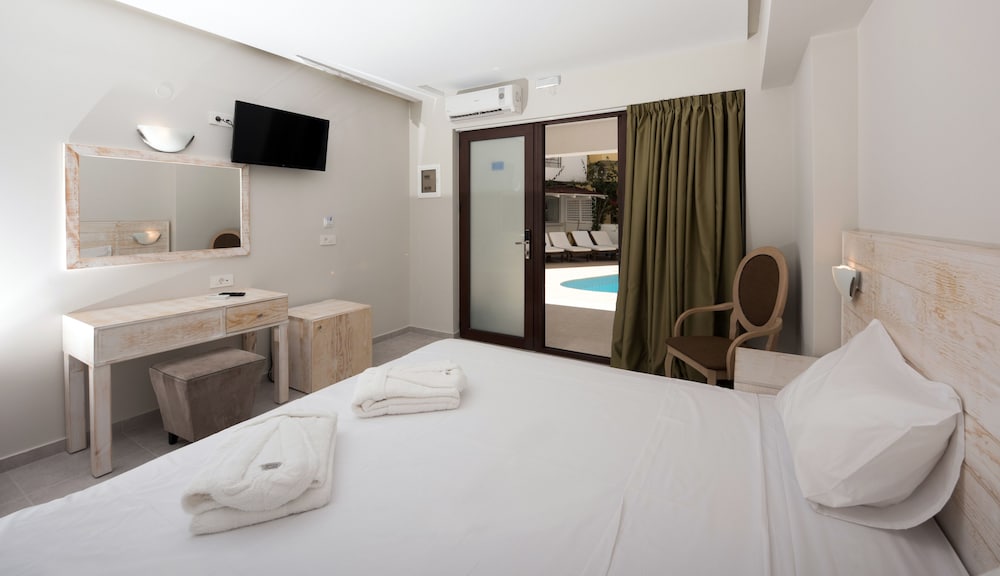 Artemis Hotel Apartments 11/50