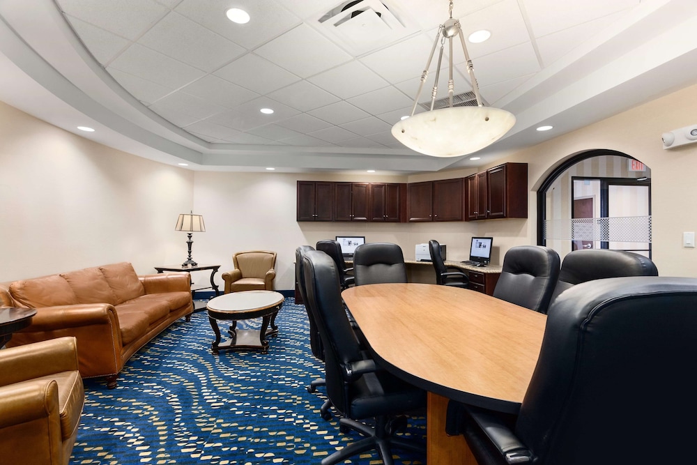 Hampton Inn Watertown 30/47
