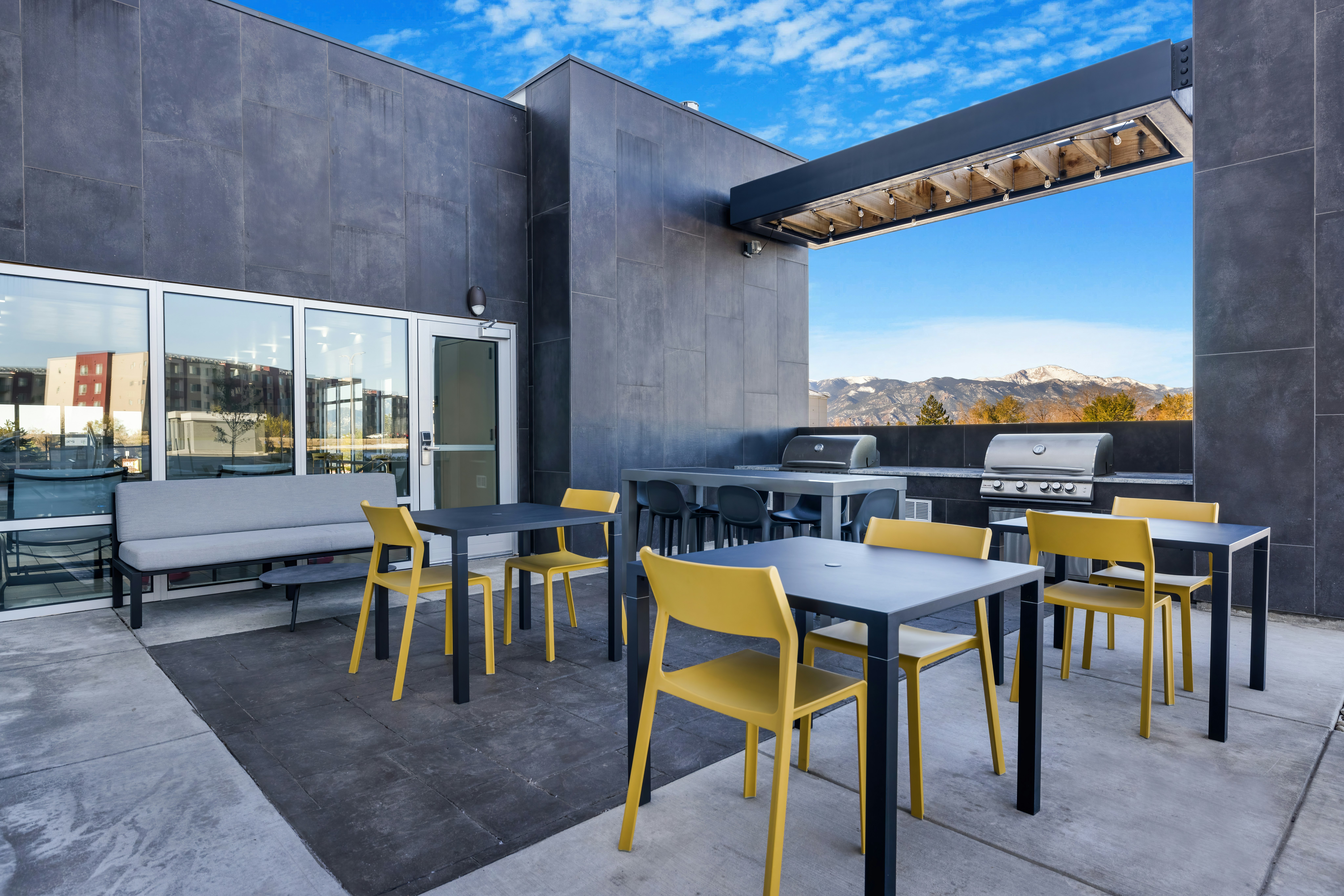 Home2 Suites by Hilton Colorado Springs Airport 18/25