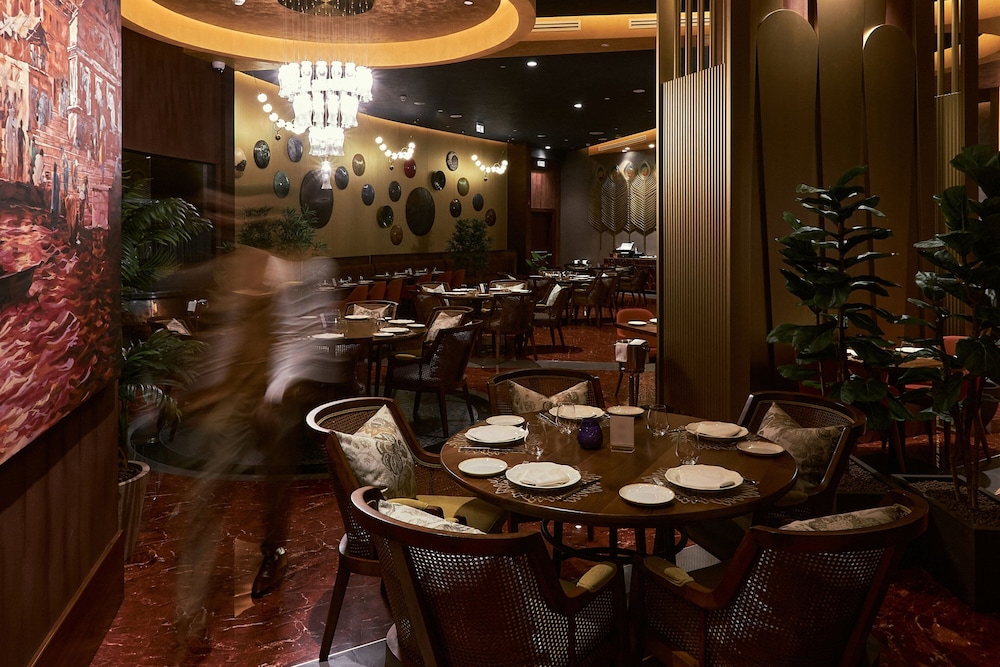 The St. Regis Doha 59/75