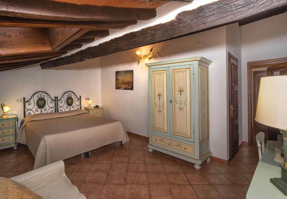 Villa Cheli Hotel 28/75