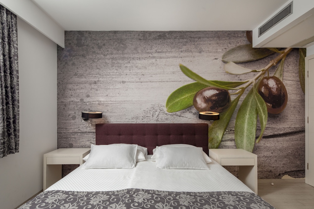APARTHOTEL TAMARIS 24/74