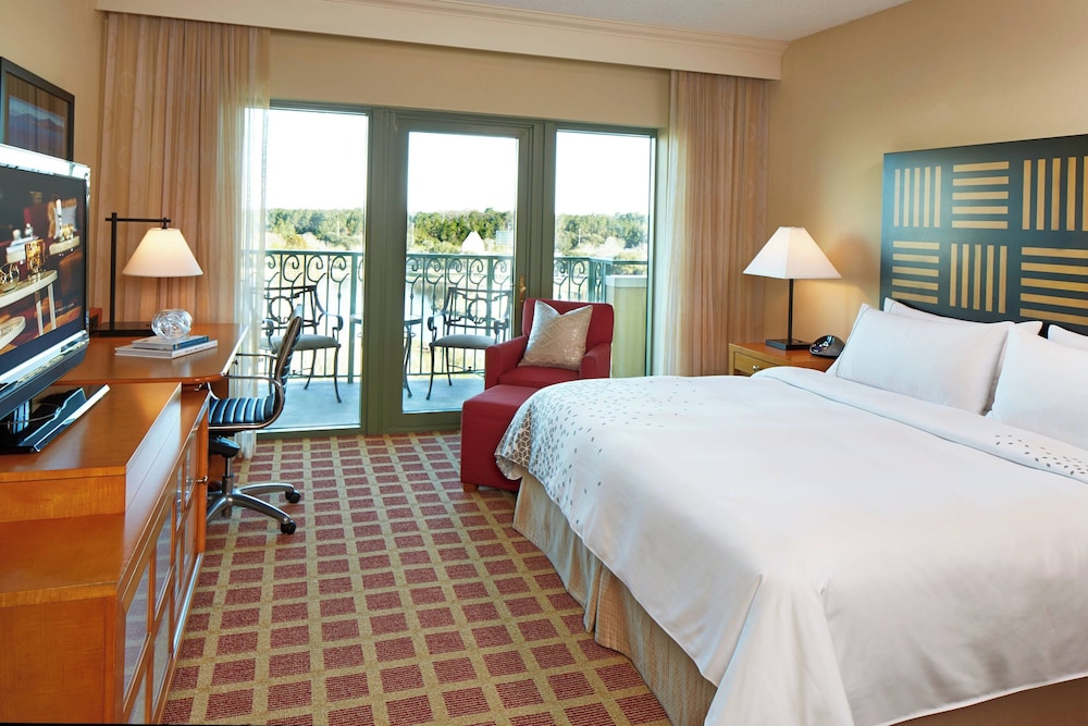 ROOM, KING BED