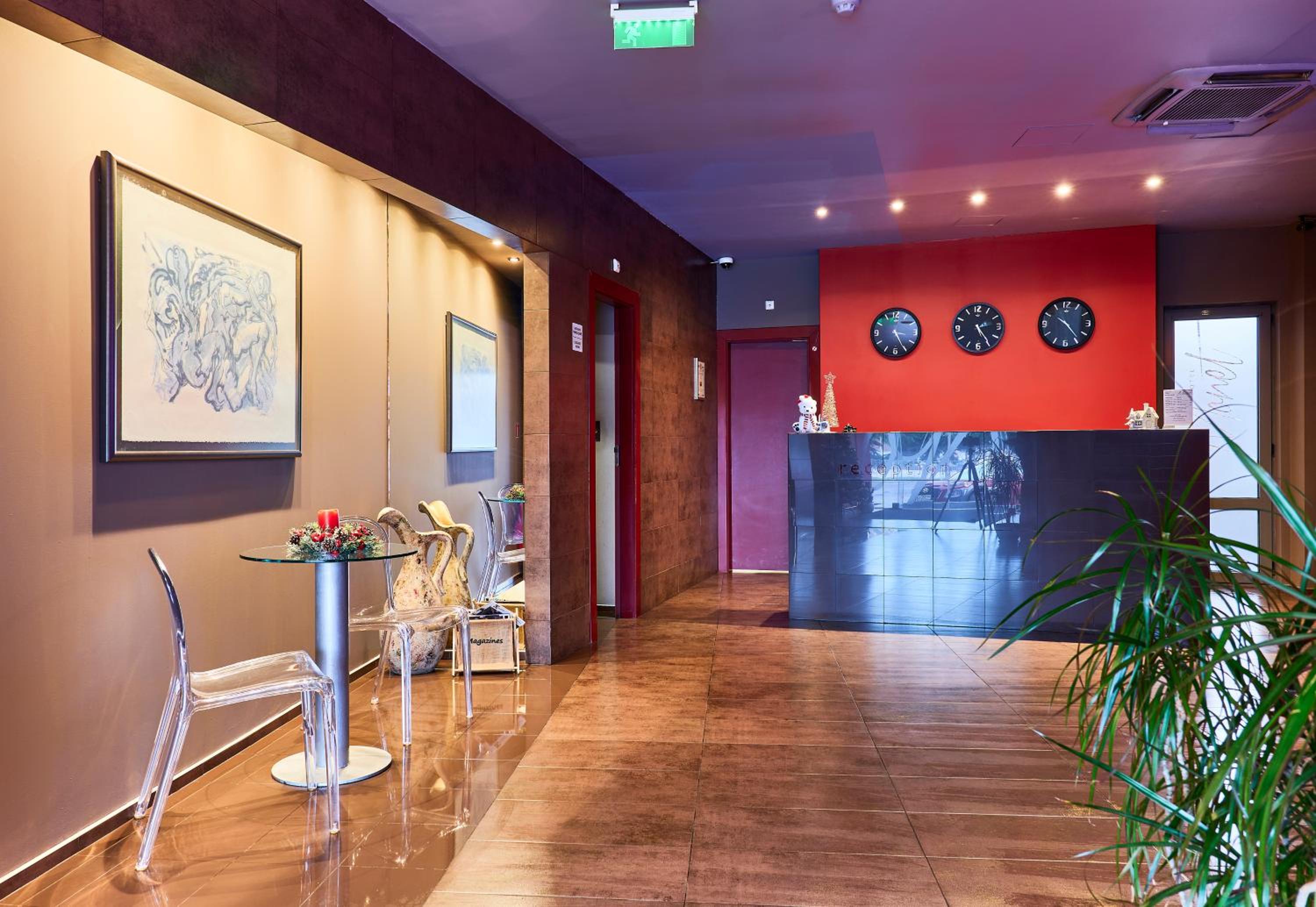Mirena Hotel 12/50