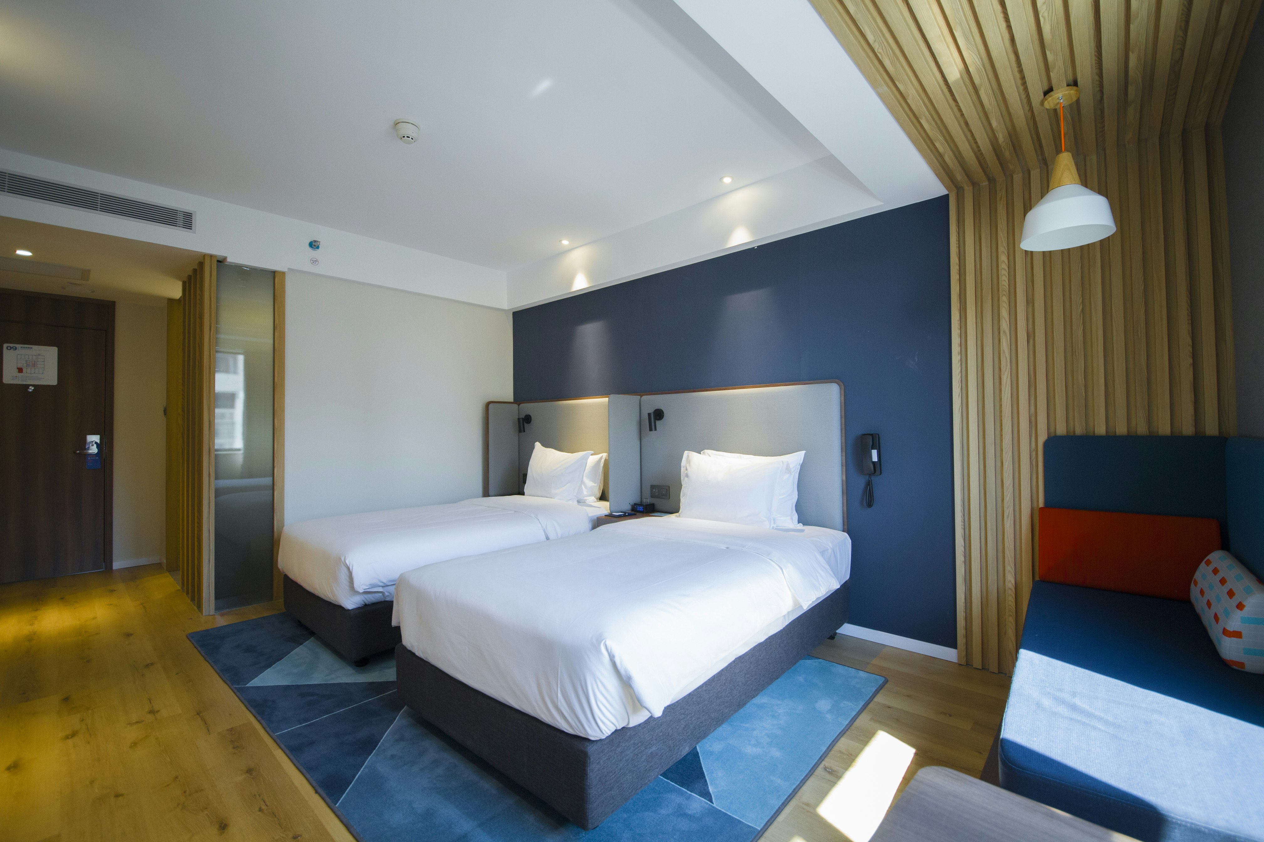 HOLIDAY INN EXPRESS SANYA BAY 28/50