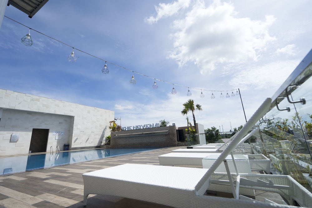Novena Hotel by Azana 32/36