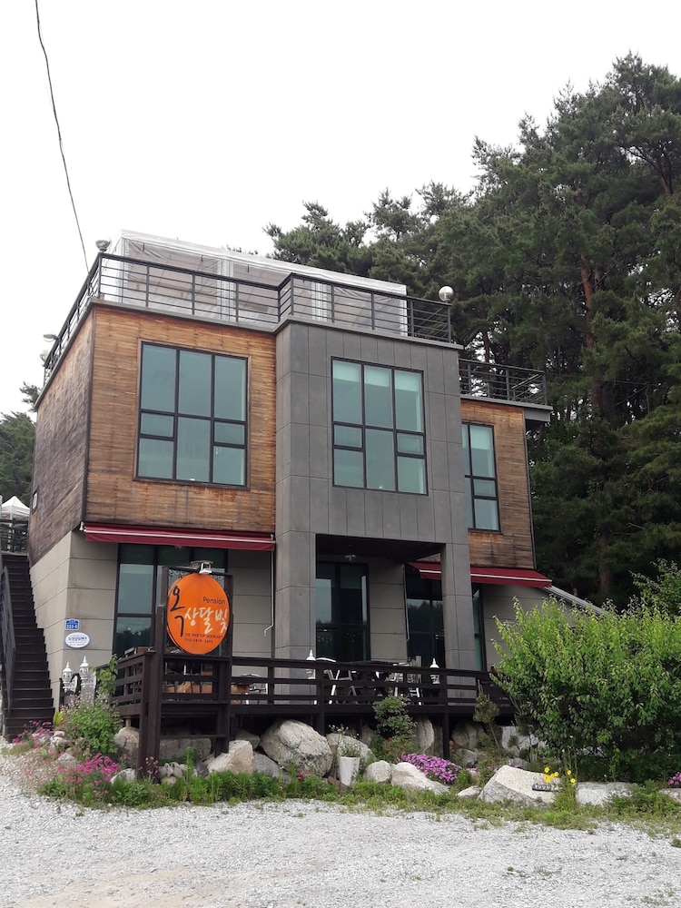 Gangneung Rooftop Moonlight Pension 2/17