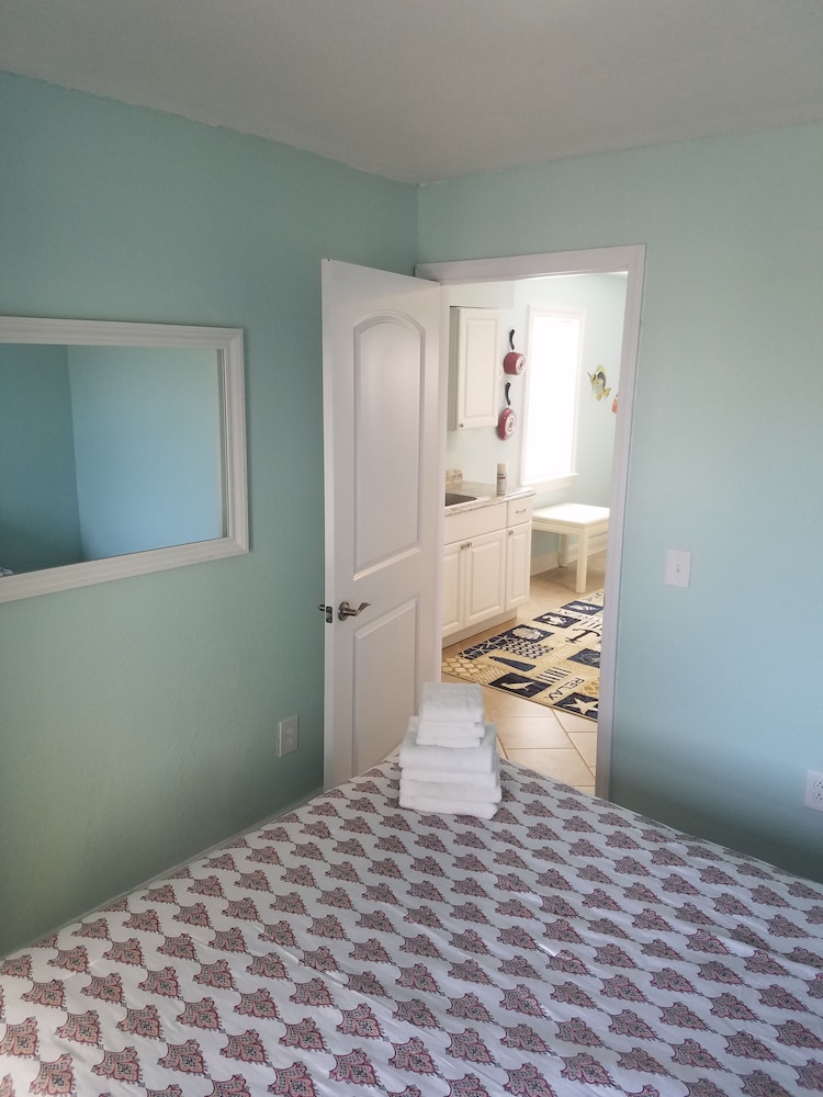 Pierhouse Bed & Breakfast 12/59