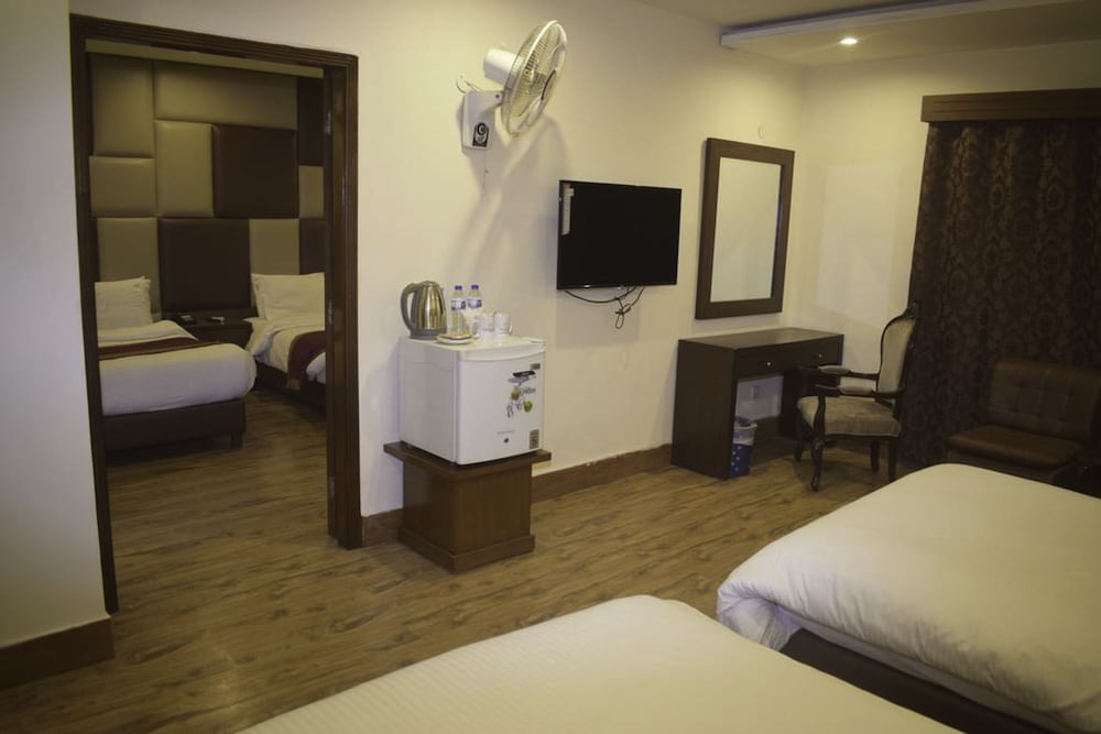 Grand Millennium Hotel Lahore (Local) 18/41