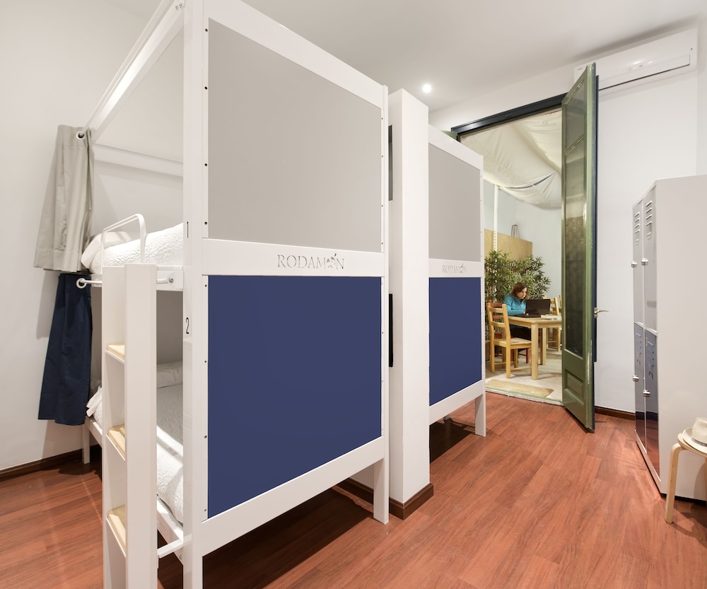 Rodamon Barcelona Hostel 4/56