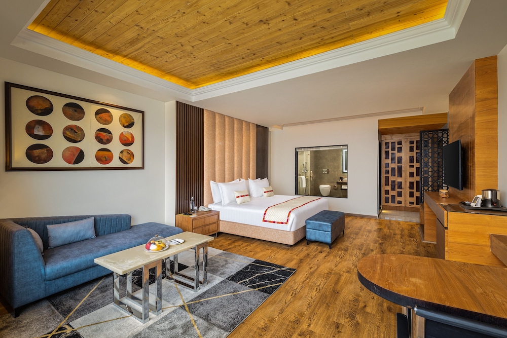 JuSTa Luxe Cliffend Resort and Spa Mashobra 10/36