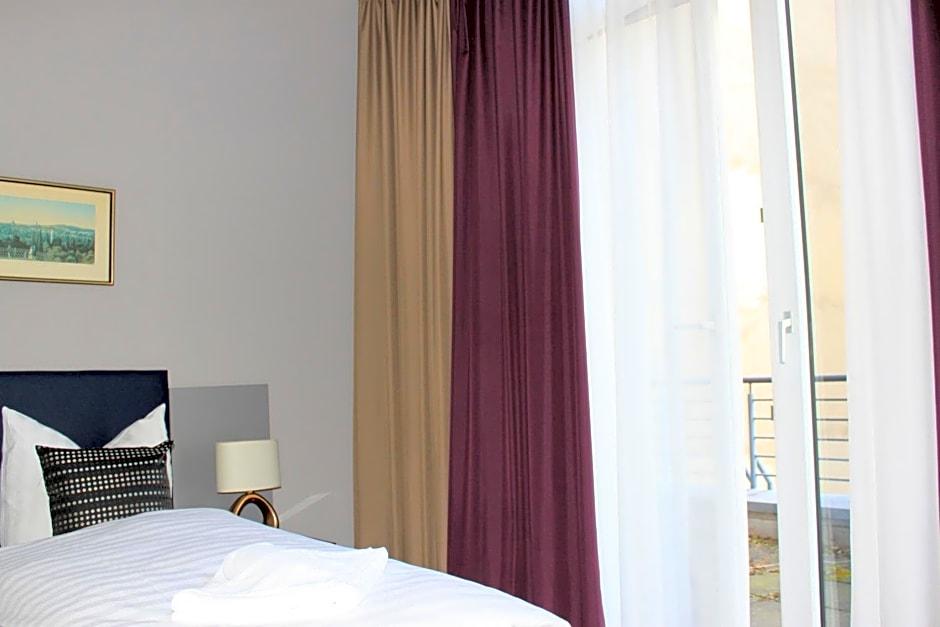 Arena Inn Hotel 12/40
