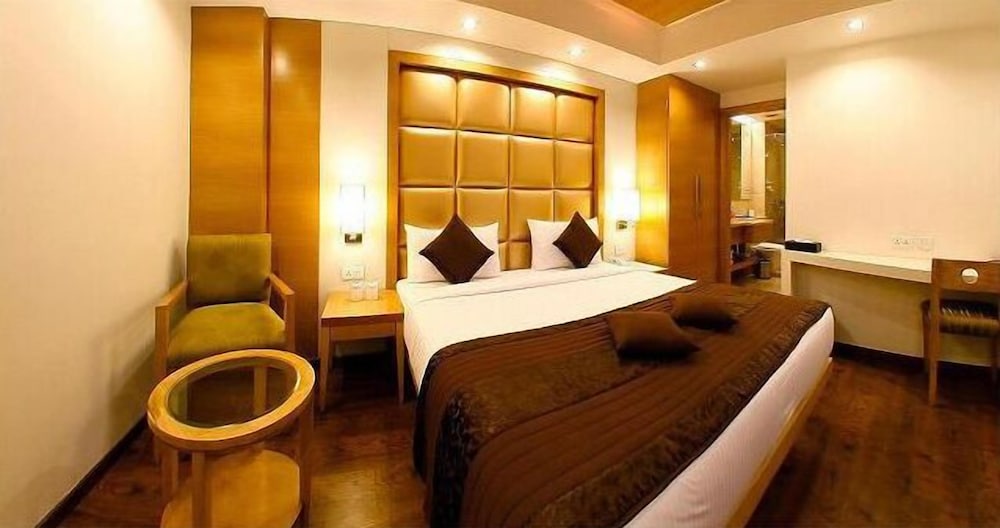 Hotel Almondz 20/38