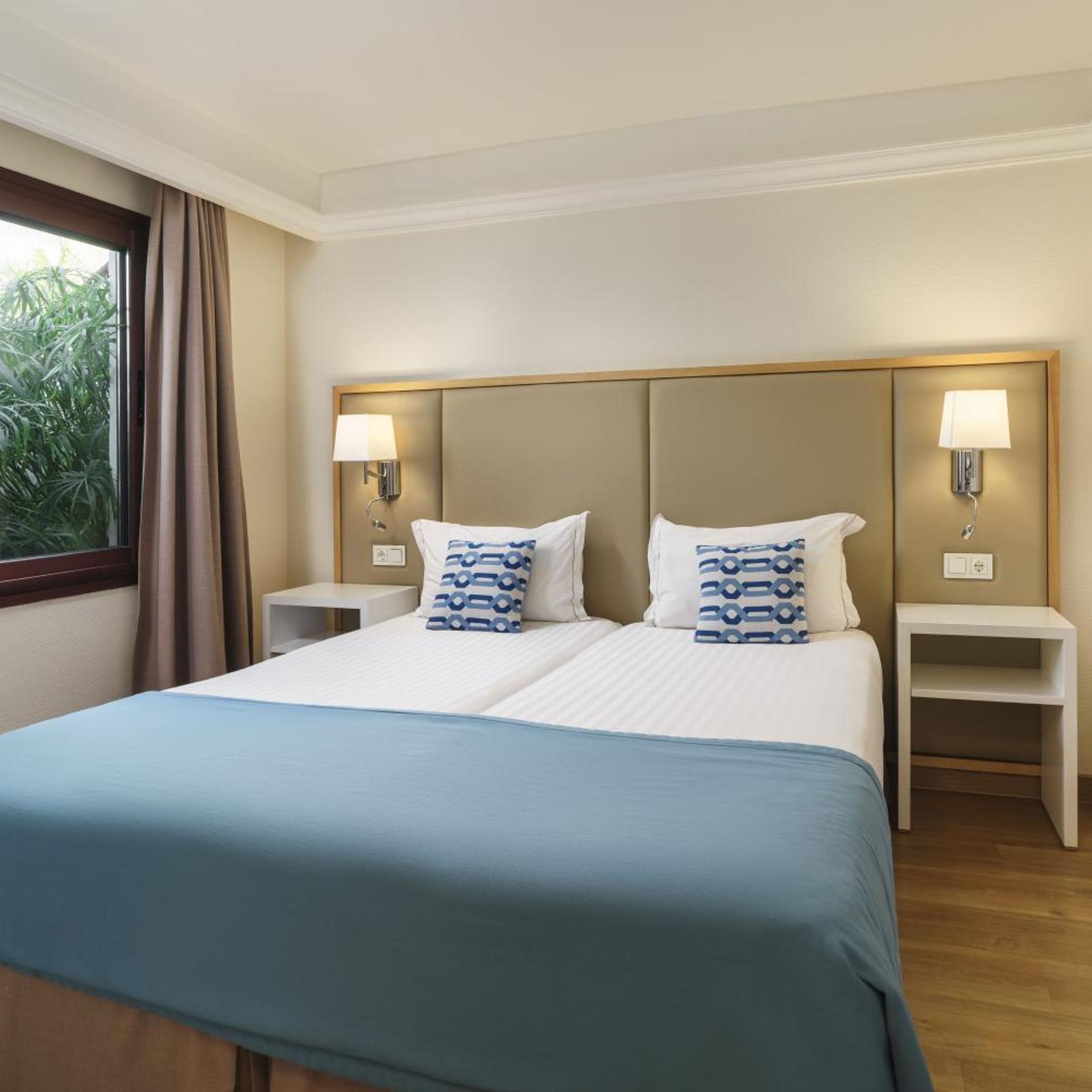 Single Parent, 2 Bedrooms, Suite